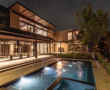 Iluminación para Alberca: Diseño, Seguridad y Estilo para Disfrutar tu Piscina de Noche