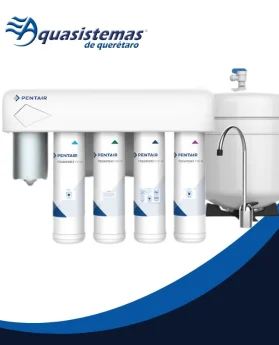 Sistema de osmosis inversa Pentair blanco con cinco cartuchos y tanque de almacenamiento, diseño compacto para filtración de agua de alta calidad