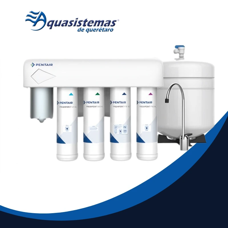 Sistema de osmosis inversa Pentair blanco con cinco cartuchos y tanque de almacenamiento, diseño compacto para filtración de agua de alta calidad