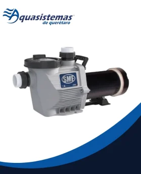Bomba de piscina gris con motor negro y etiqueta azul SME, logo de Aquasistemas de Querétaro en la esquina
