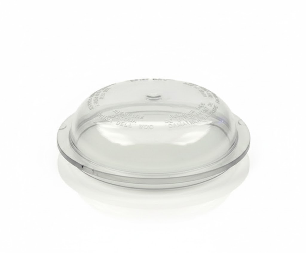 Tapa transparente de plástico con forma de cúpula, utilizada en aplicaciones diversas.