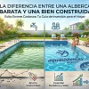 Comparativa visual entre una alberca barata con grietas y agua verde frente a una alberca bien construida con mosaico azul y el logo de Aquasistemas de Querétaro.